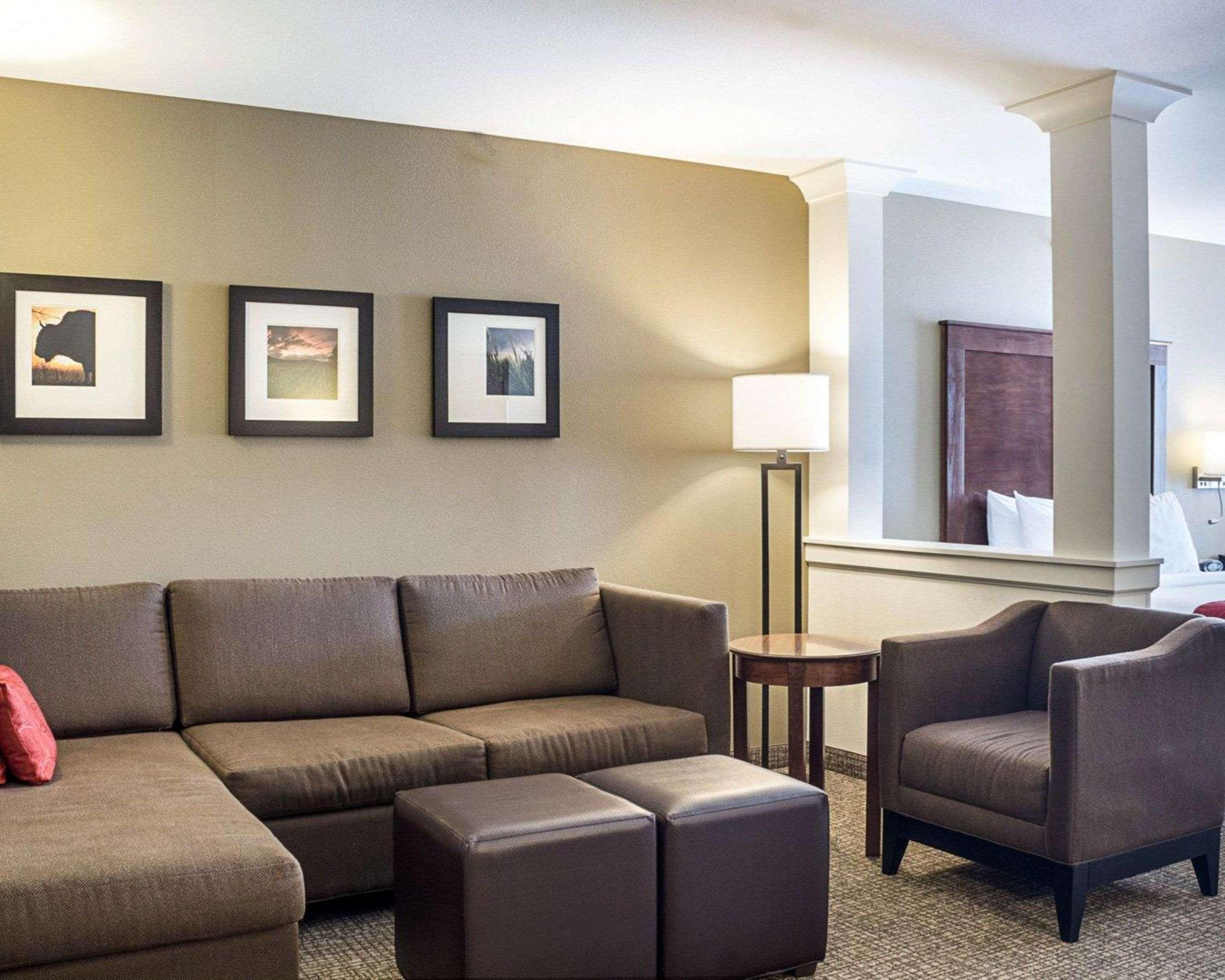 Comfort Suites Fargo Medical Center Extérieur photo