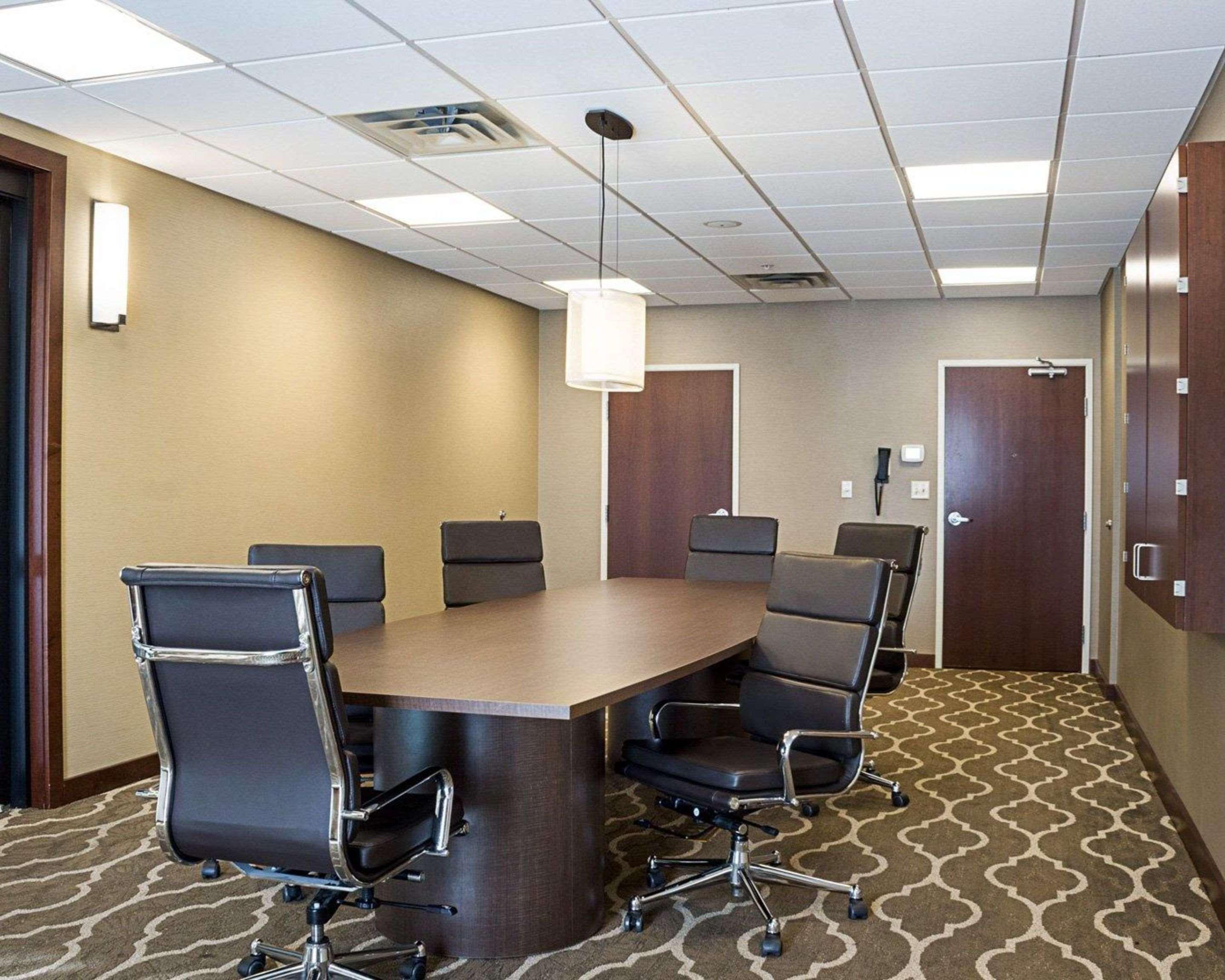 Comfort Suites Fargo Medical Center Extérieur photo