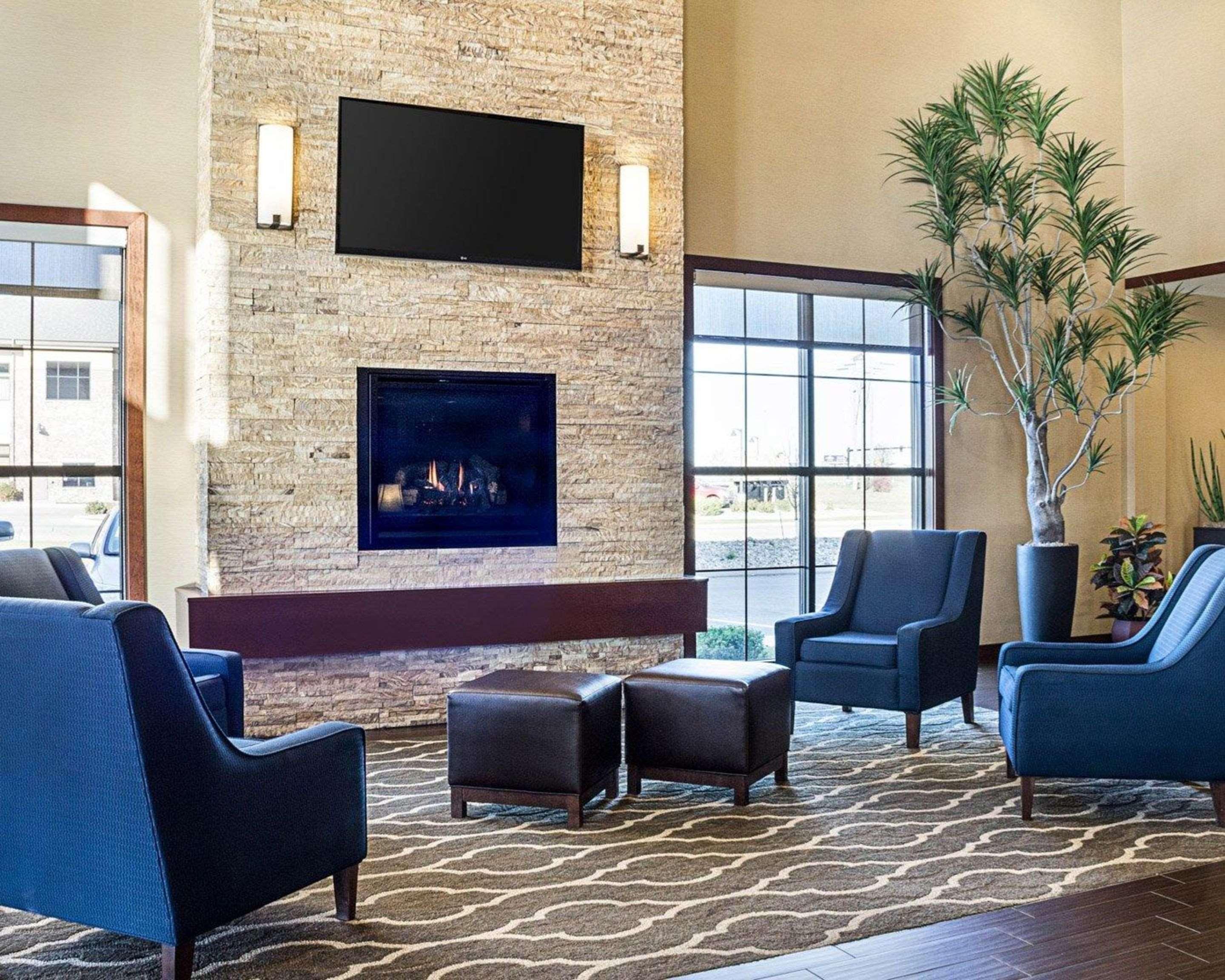 Comfort Suites Fargo Medical Center Extérieur photo