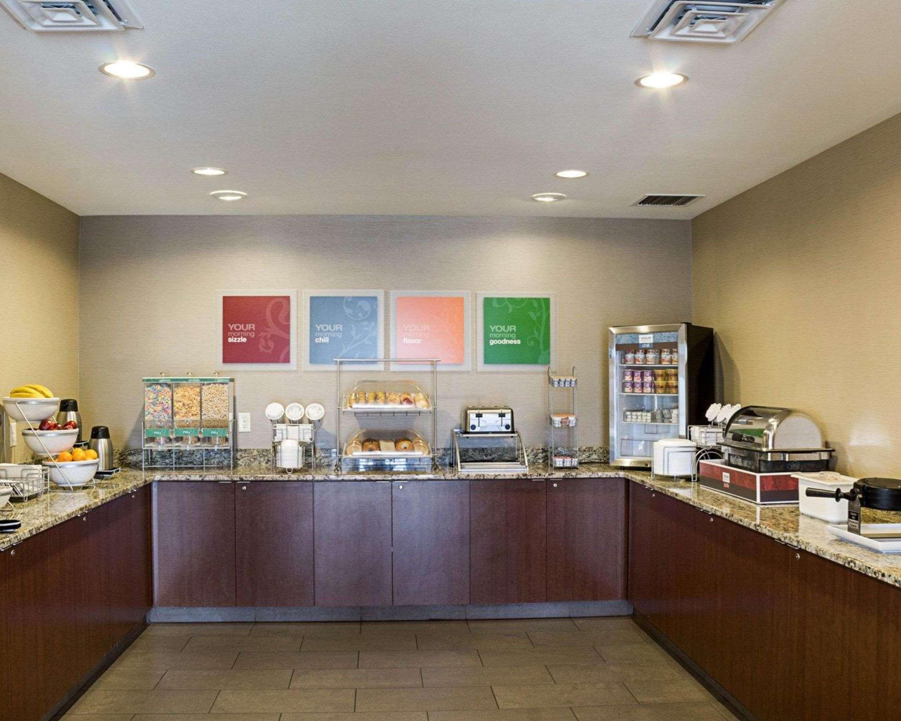 Comfort Suites Fargo Medical Center Extérieur photo