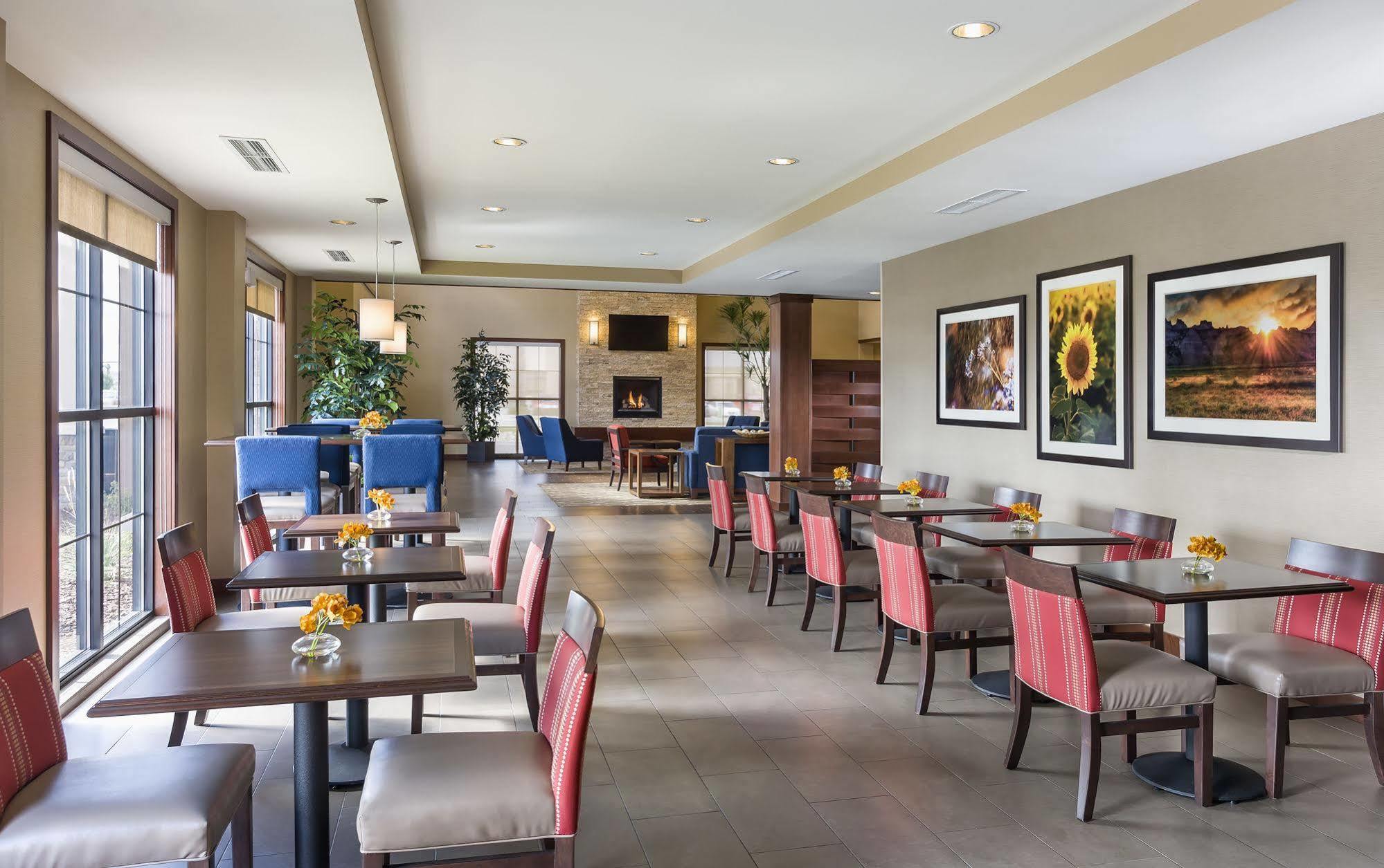 Comfort Suites Fargo Medical Center Extérieur photo